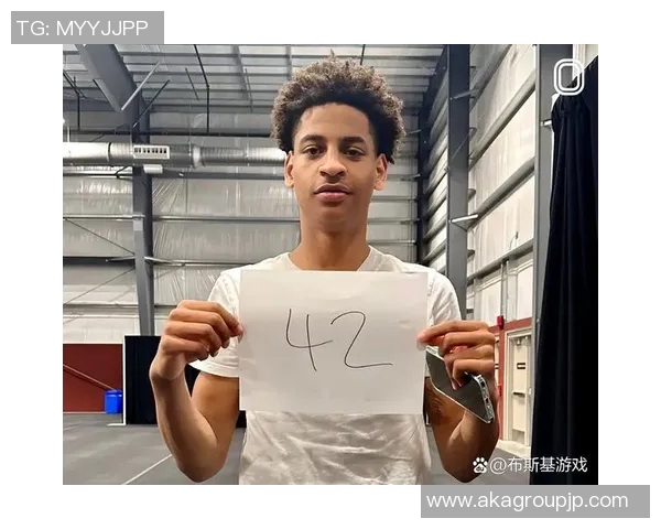 篮球明星播十的传奇之路：从青涩少年到全球瞩目的篮球巨星